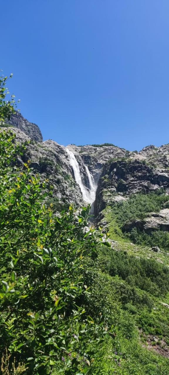 Guest House-Waterfall Chokhuldi Exteriör bild
