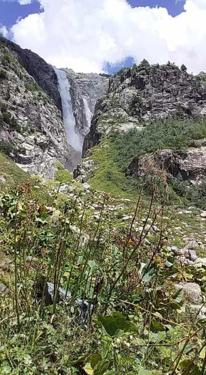 Guest House-Waterfall Chokhuldi Exteriör bild